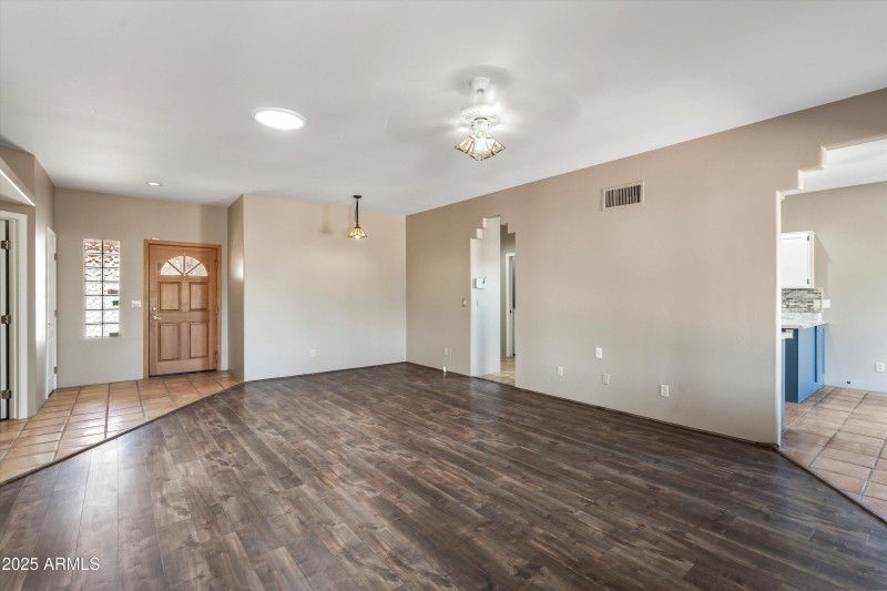 08-Living Area