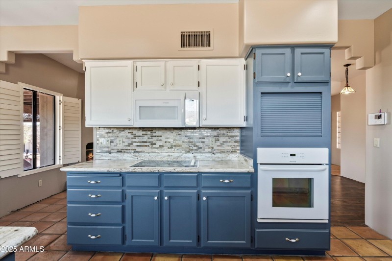 14-Kitchen