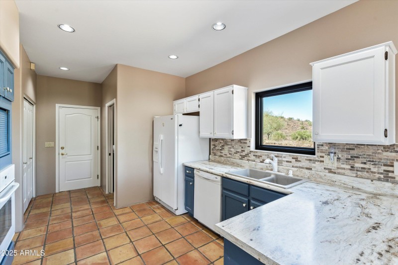 15-Kitchen