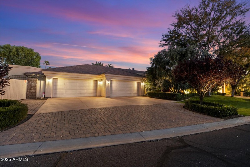 4 CAR GARAGE
