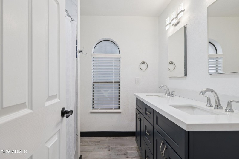 28-web-or-mls-17005-e-nicklaus-dr