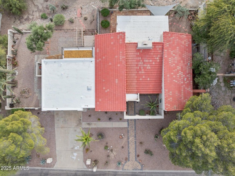 44-web-or-mls-17005-e-nicklaus-dr