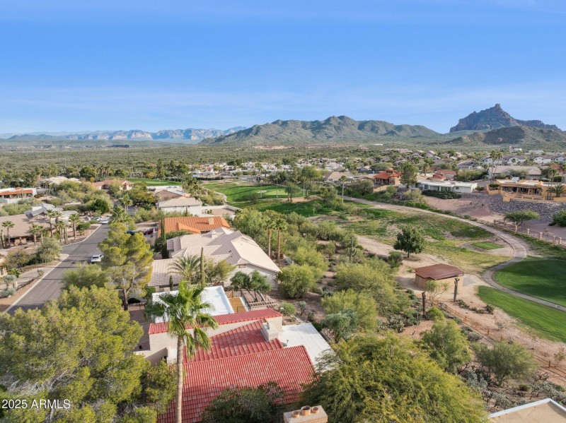 46-web-or-mls-17005-e-nicklaus-dr