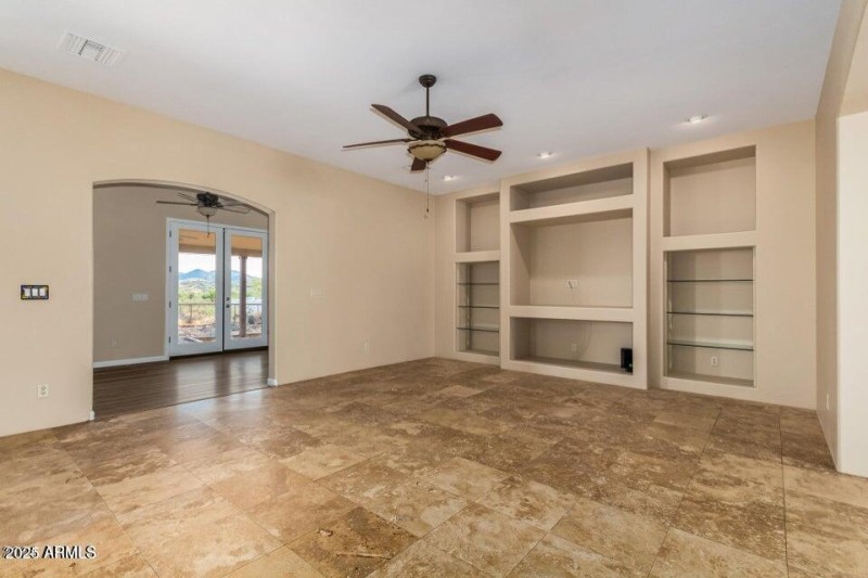 Living room pic 2