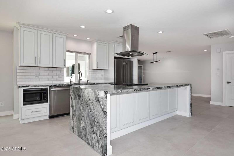 Kitchen-Island Bar