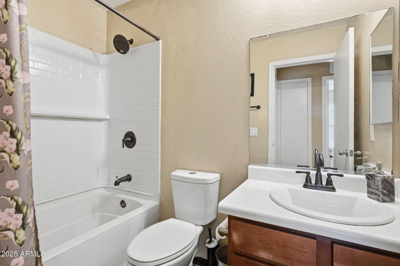 2nd Bathroom