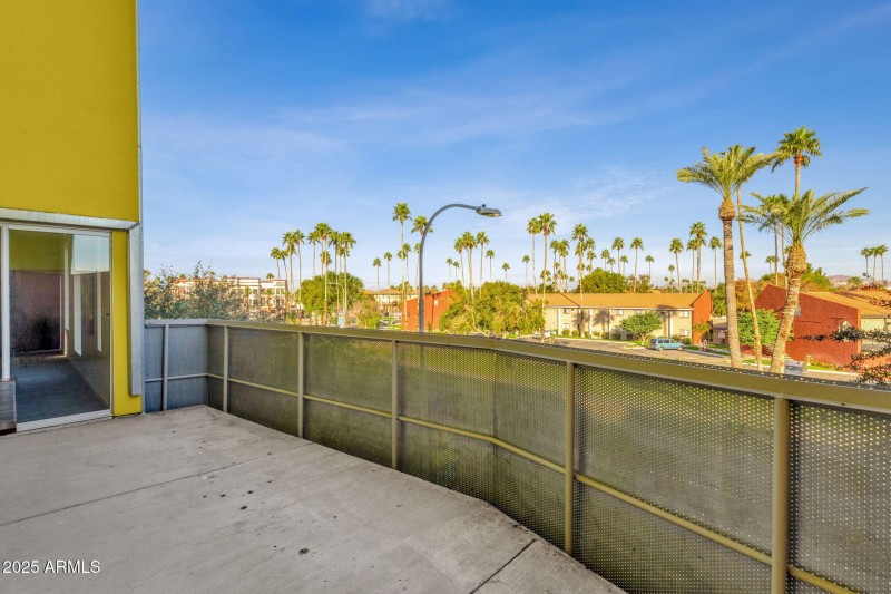 33-web-or-mls-1111-w-university-dr-3011