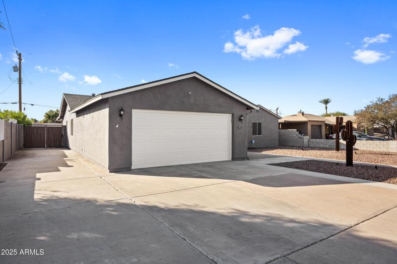 1601 W Glenrosa Ave-2