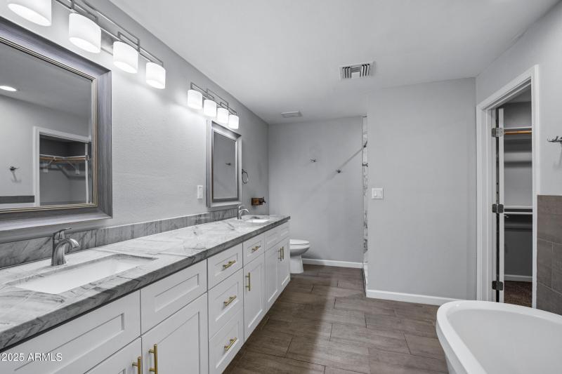 1601 W Glenrosa Ave-21