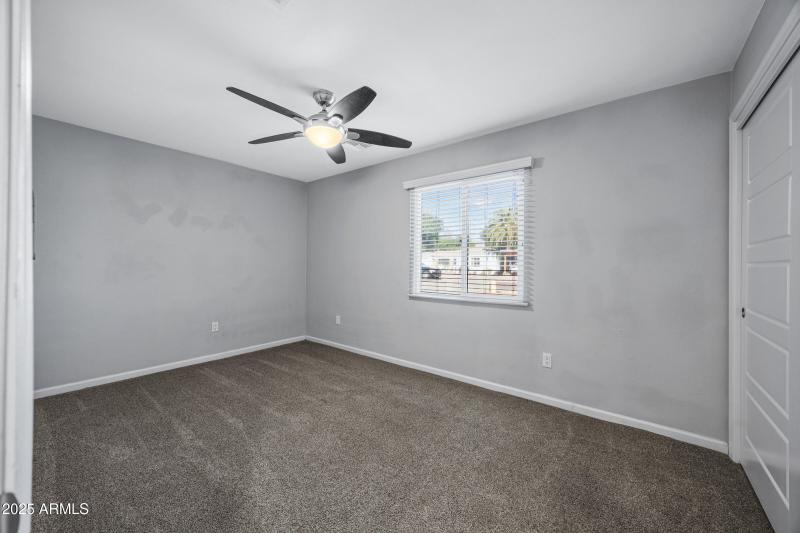 1601 W Glenrosa Ave-27