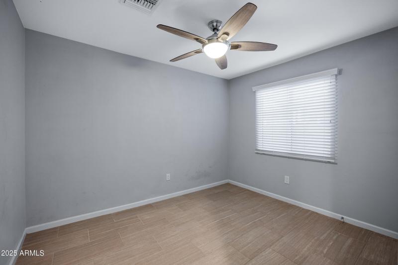 1601 W Glenrosa Ave-28