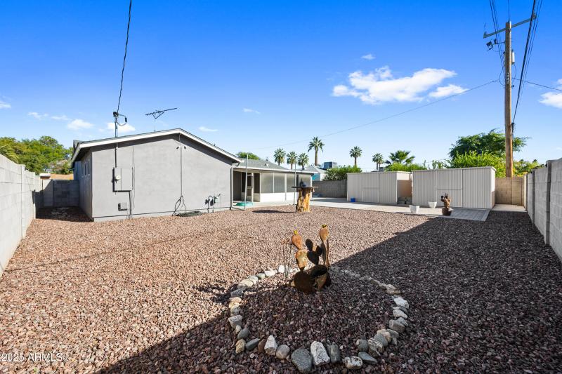 1601 W Glenrosa Ave-36