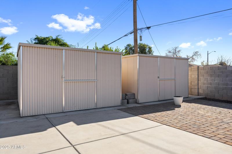 1601 W Glenrosa Ave-38