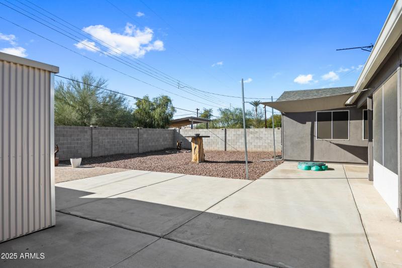 1601 W Glenrosa Ave-40