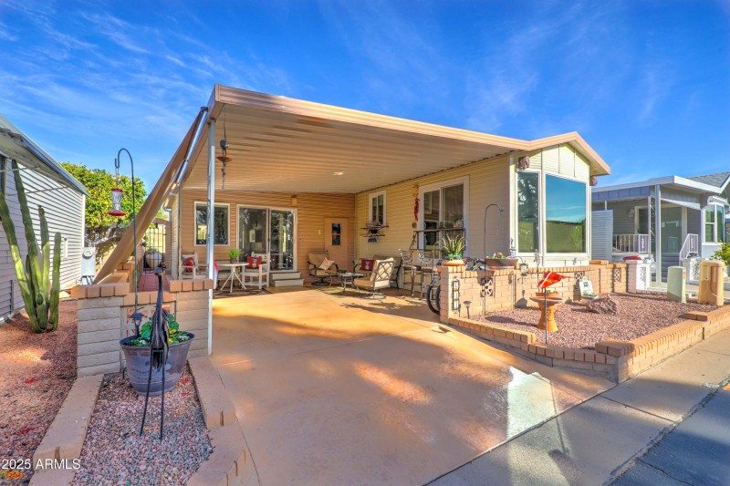 633 front patio
