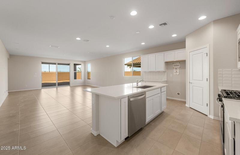 Kitchen/Cafe/Gathering Room
