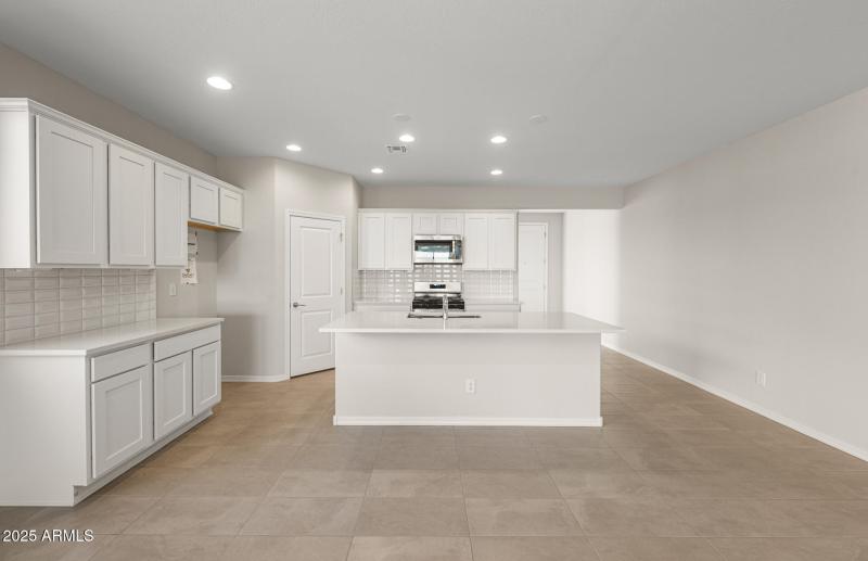 Cafe/Kitchen