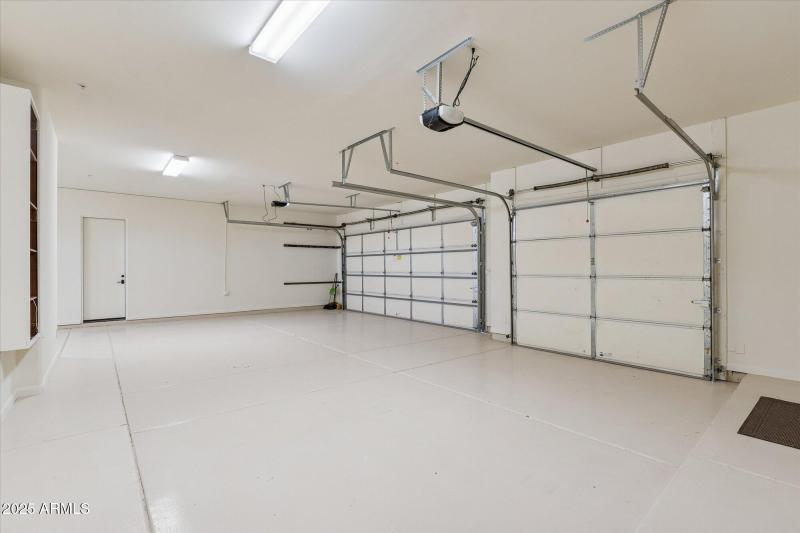 4-5 Car Garage