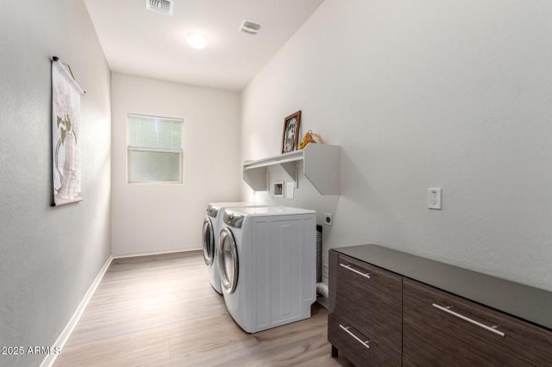 32 Turnberry