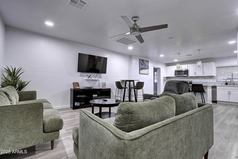 6959 W Solano Dr (17)