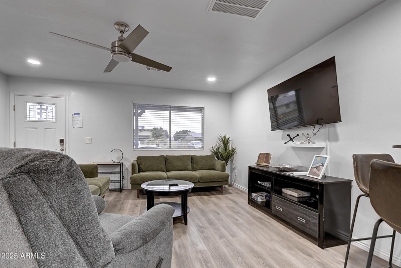 6959 W Solano Dr (19)