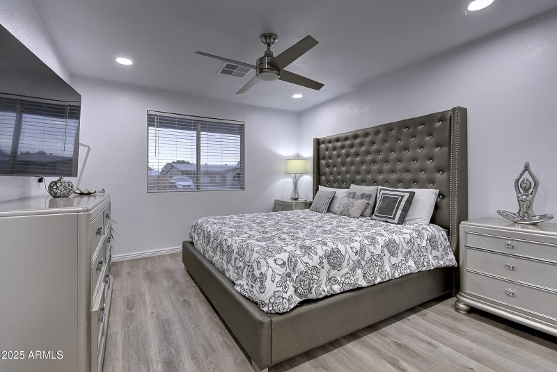 6959 W Solano Dr (29)