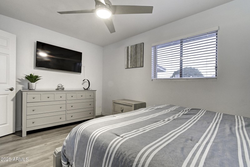 6959 W Solano Dr (36)