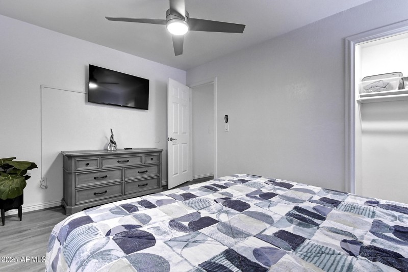 6959 W Solano Dr (40)