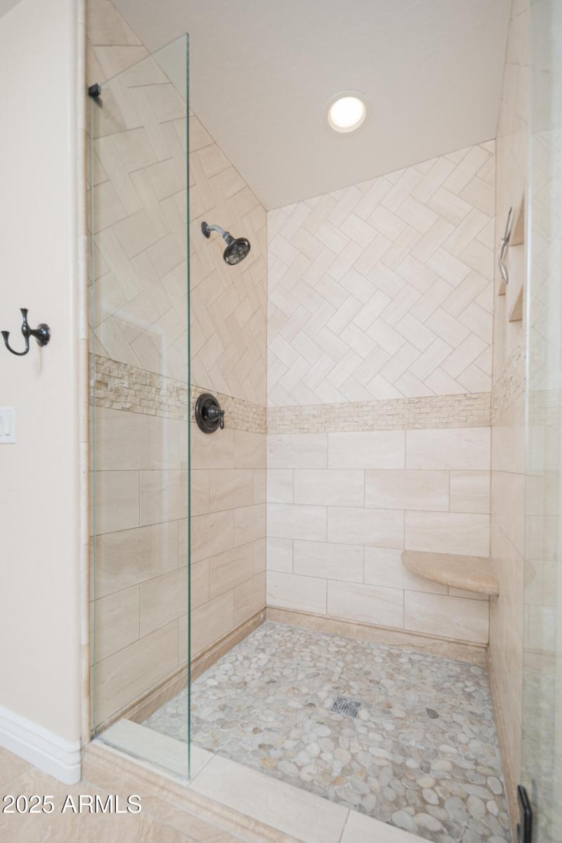 23_Primary-Bath_02