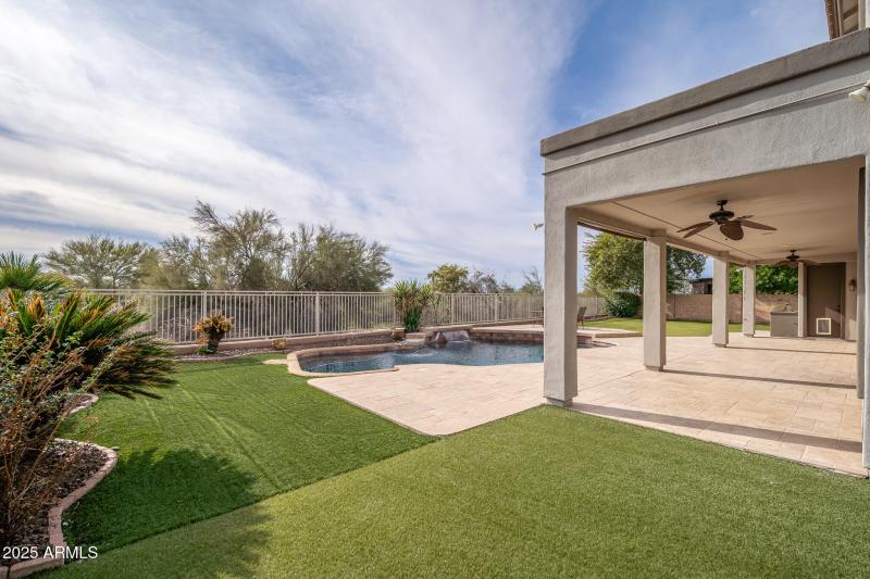 34_Back-Yard_04