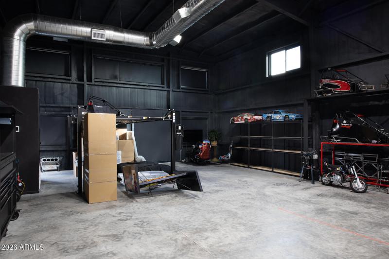 Shop/Garage
