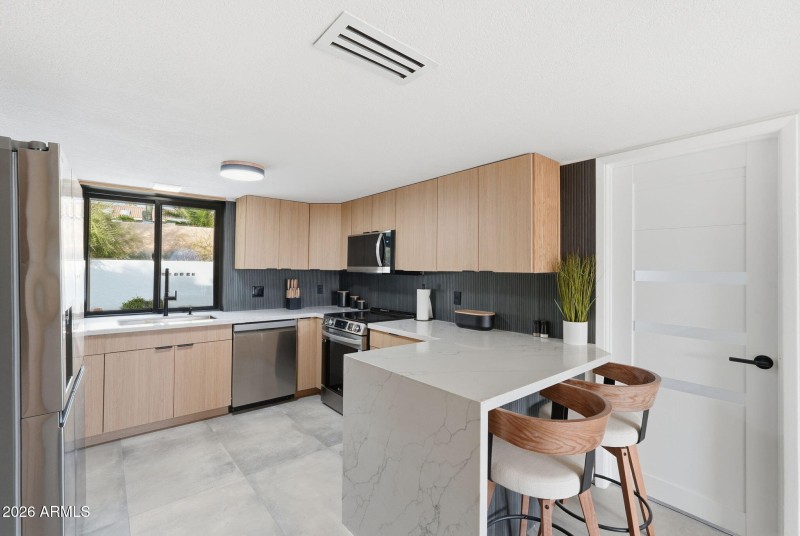 large-019b86a6-45b7-73e2-92d7-4f8f842c06