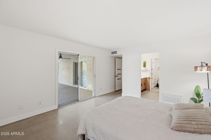 large-019b86a6-46c9-73db-80fa-aa8eb4d367