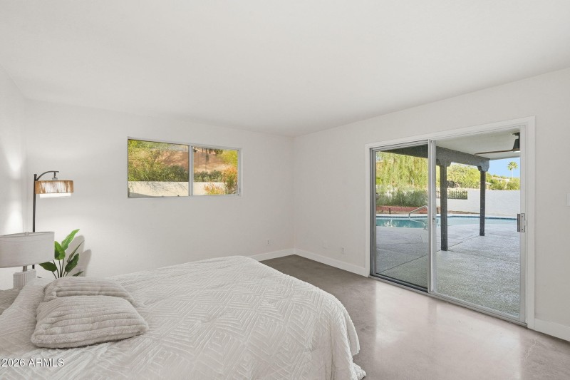 large-019b86a6-46fa-7121-a198-56a9884471