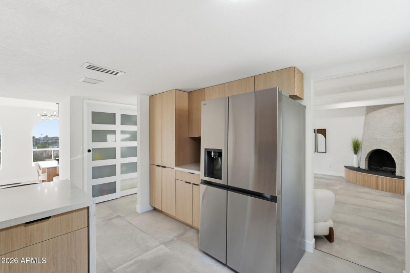 large-019b86a6-454f-73b9-a823-922f293ea7