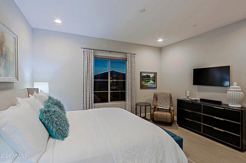 2nd Bedroom Suite 4