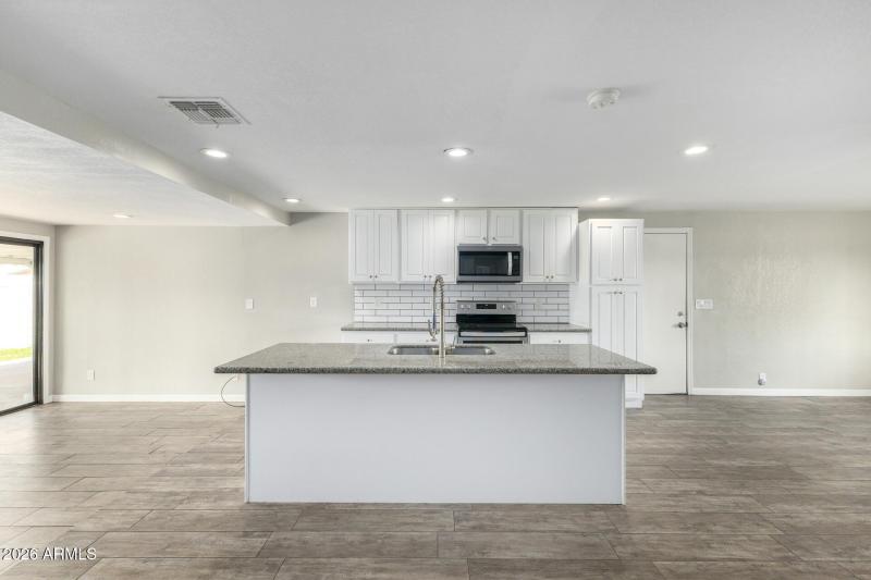 Open Kitchen to Dining