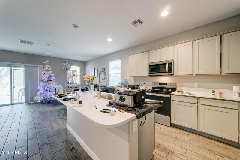 24074 W Zak Rd-4