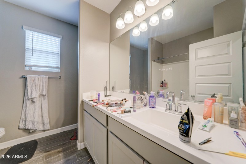 24074 W Zak Rd-15
