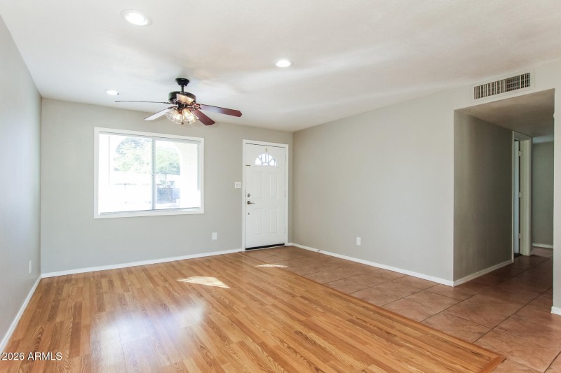 006-photo-living-room-14939534