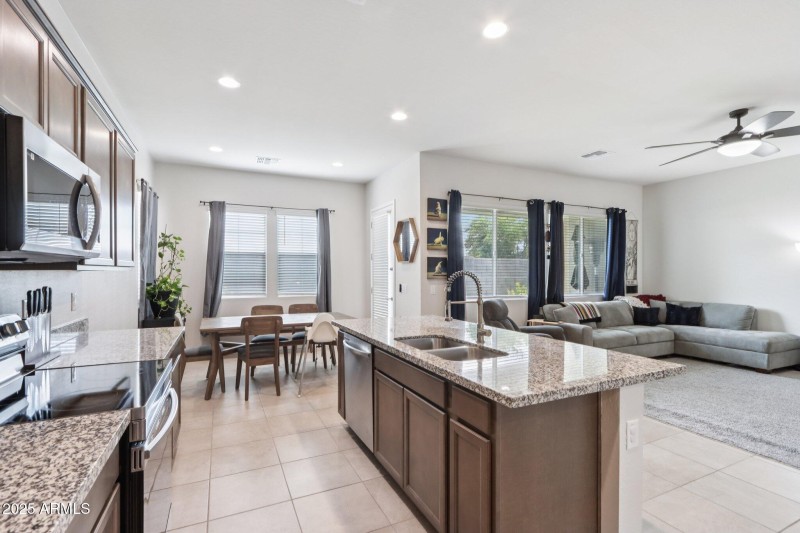 14-web-or-mls-E Spruce Dr-S2307-012