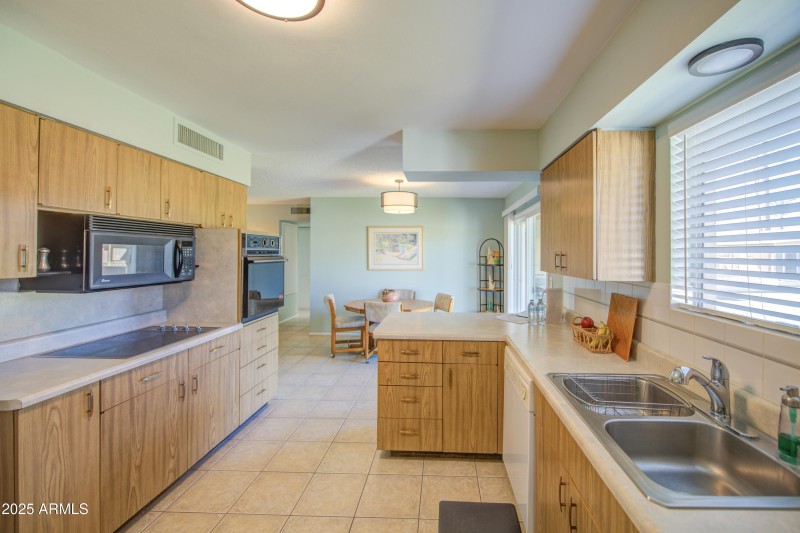 Kitchen 4
