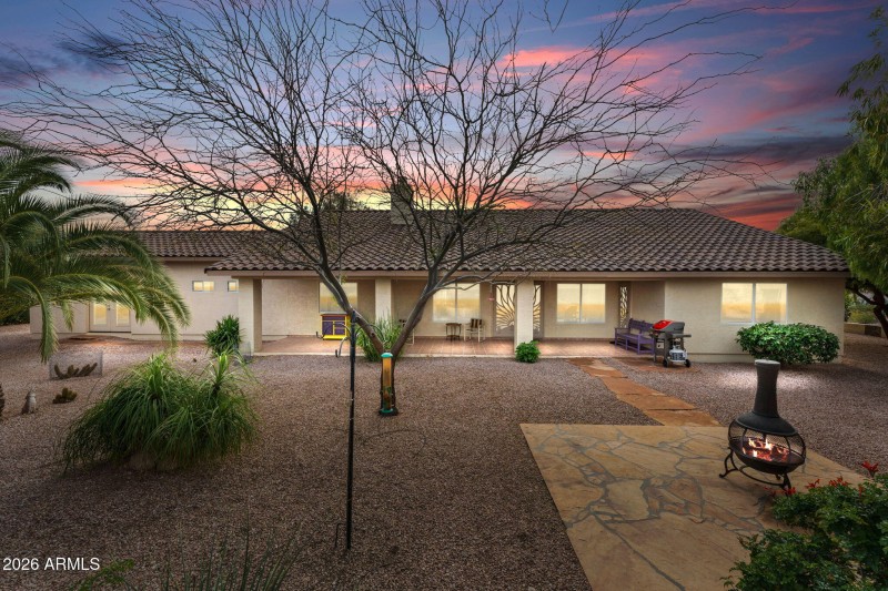 Exquisite Back Yard is Carefree