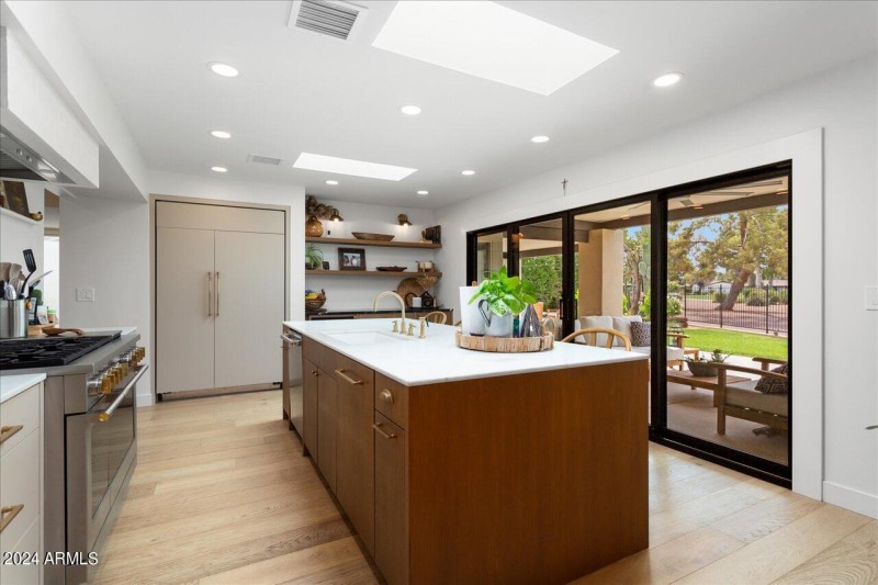 14-1141 N Oro Vista