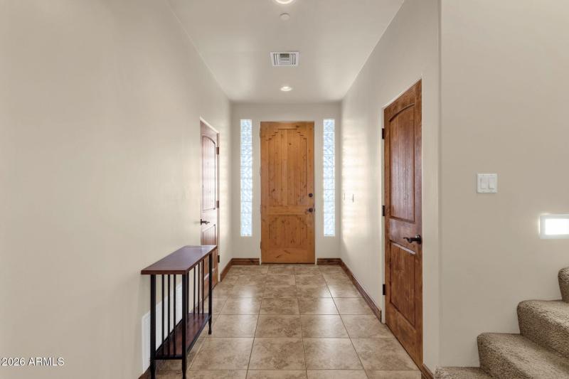 8-web-or-mls-17410-e-santa-rosa-ln