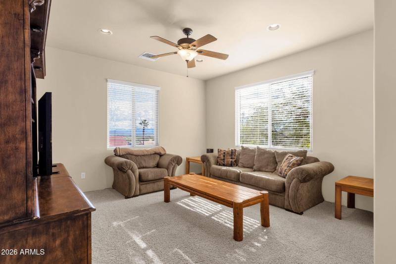 25-web-or-mls-17410-e-santa-rosa-ln