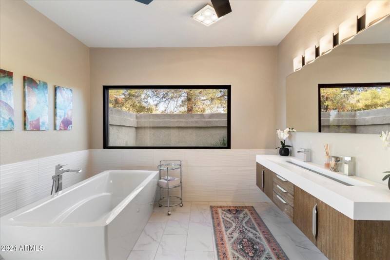 054-Primary Bathroom