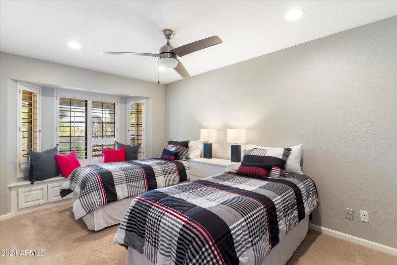 065-Bedroom