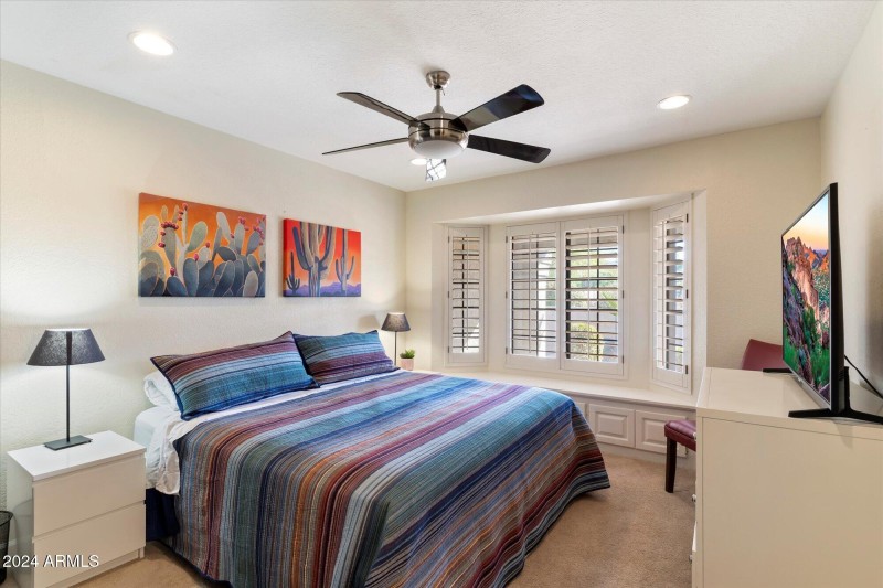 063-Bedroom