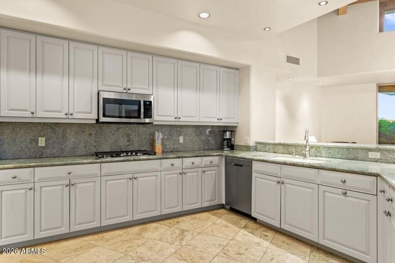 010_Kitchen